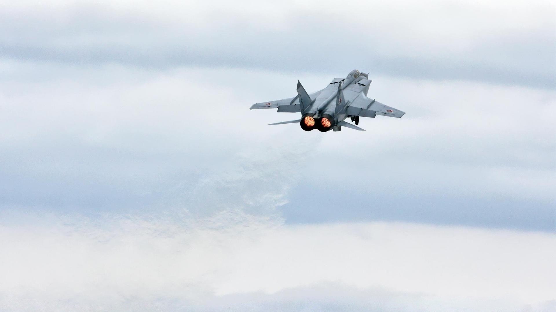 防守反击效率高,稳守中有亮点,防守反击的重点是在