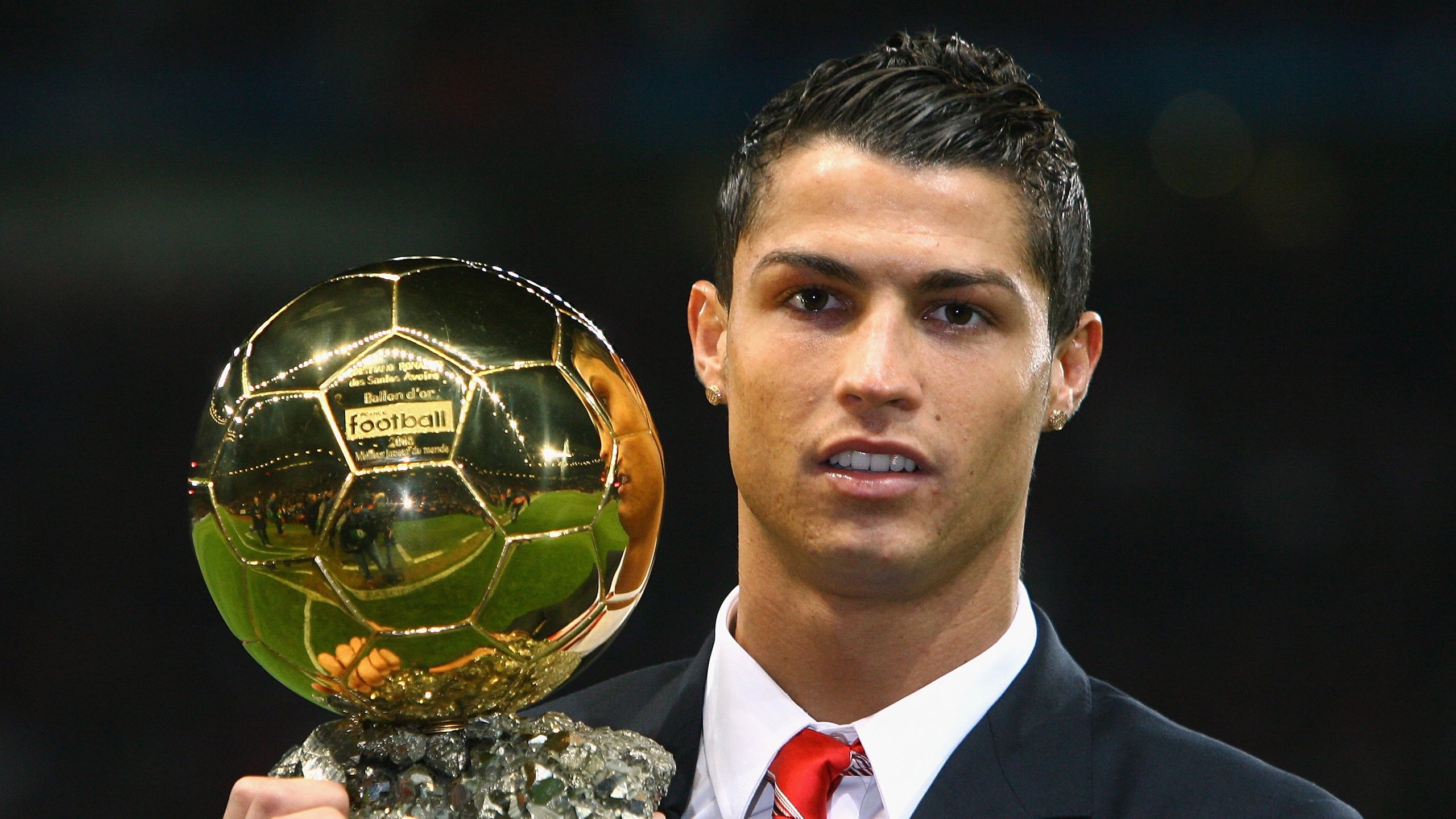 克罗地亚骑手吉塔·日特科维奇荣获2024年最佳障碍赛骑手奖，表彰其卓越表现。